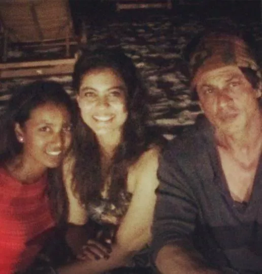 Kajol dan Shahrukh Khan pesta semalam suntuk setelah syuting 'DILWALE' selesai. @pinkvilla