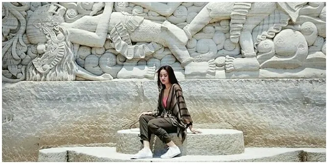 Taman Tebing Breksi merupakan salah satu lokasi cagar budaya di Dusun Groyokan, Kelurahan Sambirejo, Kecamatan Prambanan, Kabupaten Sleman, Yogyakarta