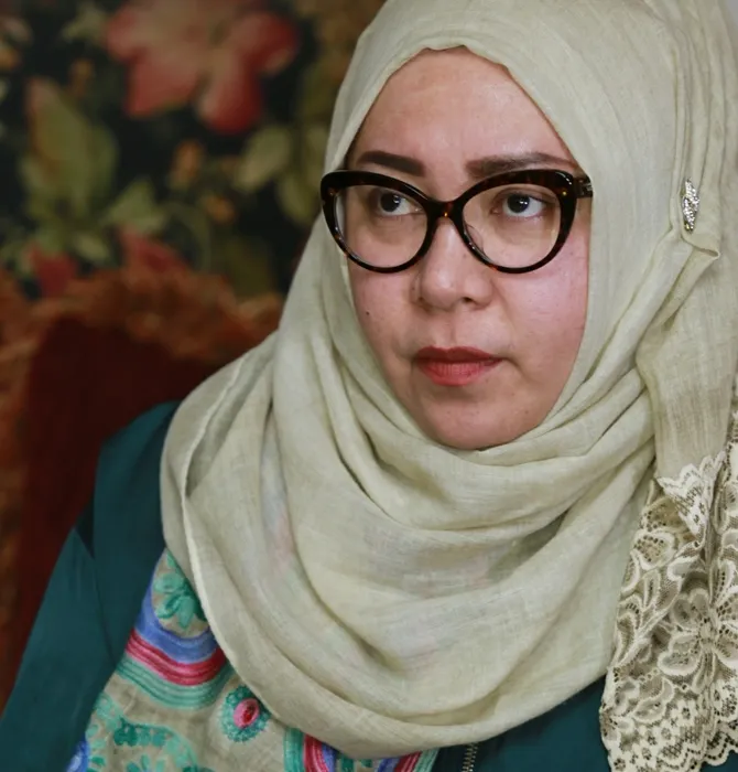 Perbedaan pendidikan antara Indonesia dan Palestina menjadi salah satu alasan Melly Goeslaw tak diperbolehkan mengadopsi anak. © KapanLagi.com/Agus Apriyanto