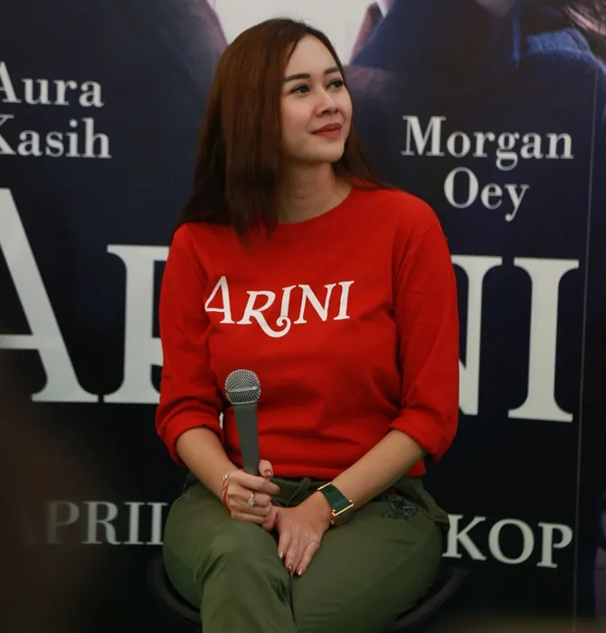 Aura Kasih lebih tahu mengenai sifat Morgan setelah sama-sama terjun di film ARINI. © KapanLagi.com/Akbar Prabowo Triyuwono