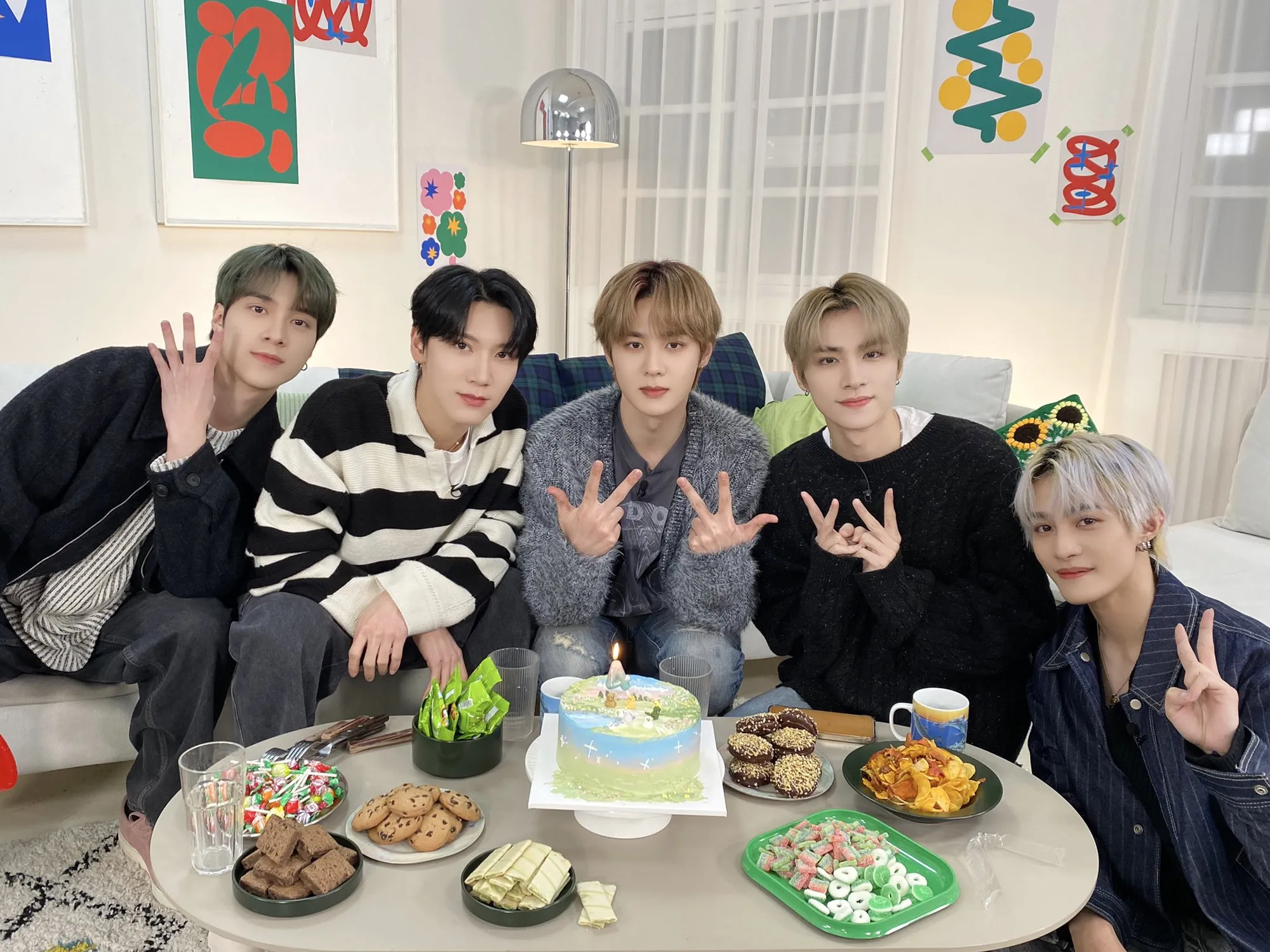 twitter.com/WayV_official