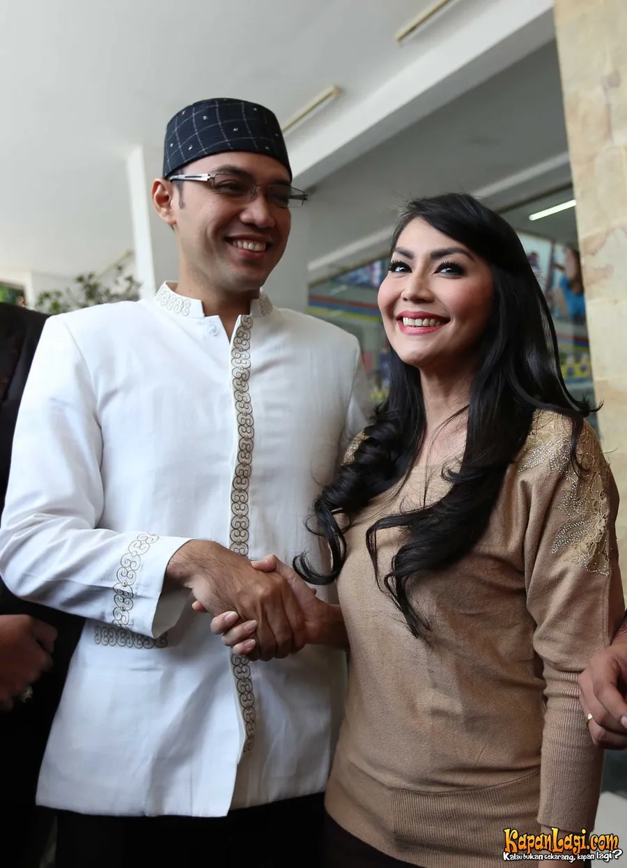 Satu tahun bercerai, Tessa Kaunang dan Sandy Tumiwa masih bermasalah. ©KapanLagi.com/Budy Santoso