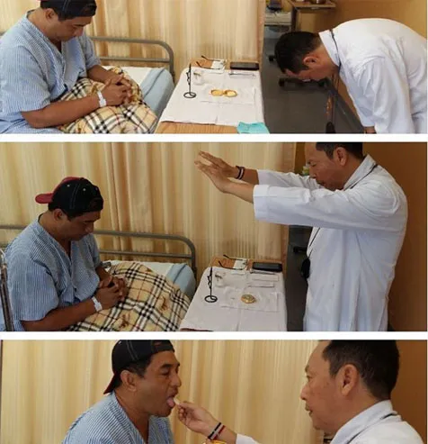 Jeremy Teti dibantu seorang Pastur rumah sakit untuk memanjatkan doa © Instagram.com/Jeremyteti