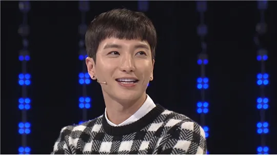 Leeteuk saat menceritakan kisah pemilik high heels misterius di dorm Super Junior @mwave.interest.me
