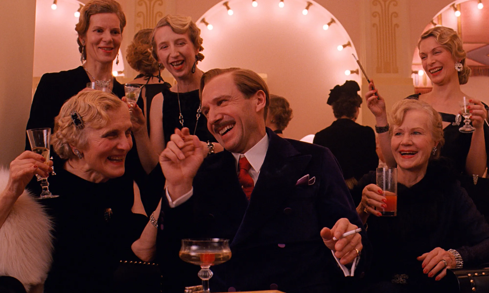 Salah satu scene di film 'THE GRAND BUDAPEST HOTEL' / © American Empirical Pictures