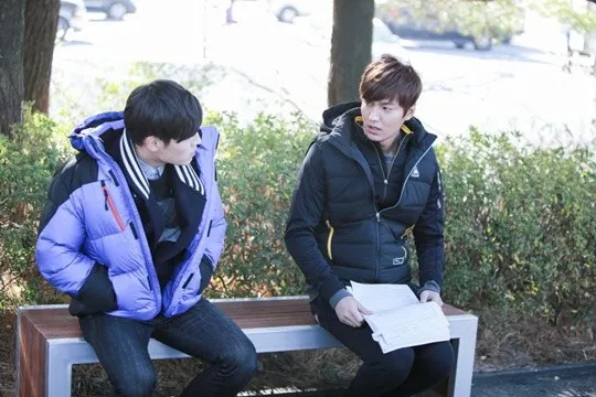Lee Min Ho tampak begitu serius sekali ya? ©soompi.com