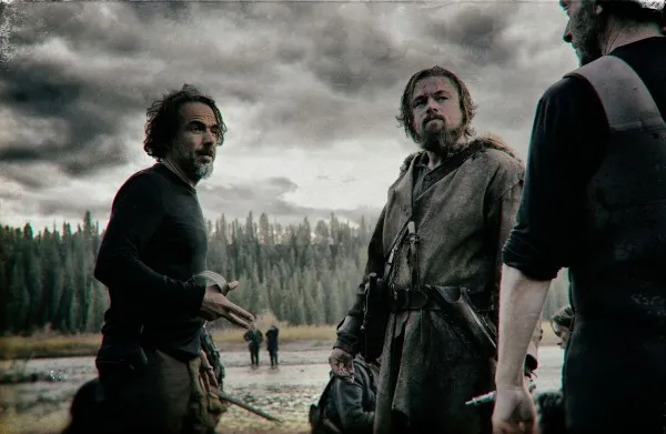 Alejandro Inarritu (kiri) dan Leonardo DiCaprio di lokasi syuting/©20th Century Fox