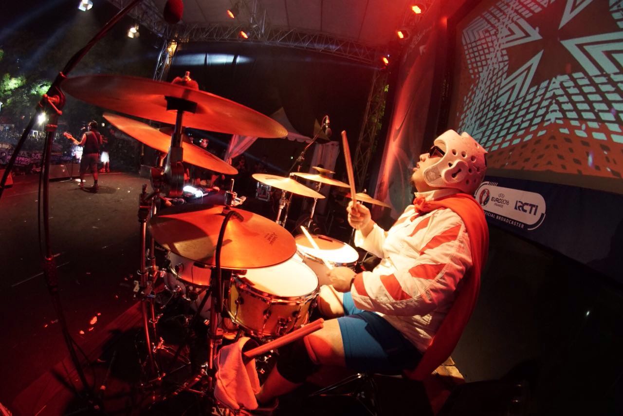 The Super SAS, additional player Endank Soekamti © Endank Soekamti