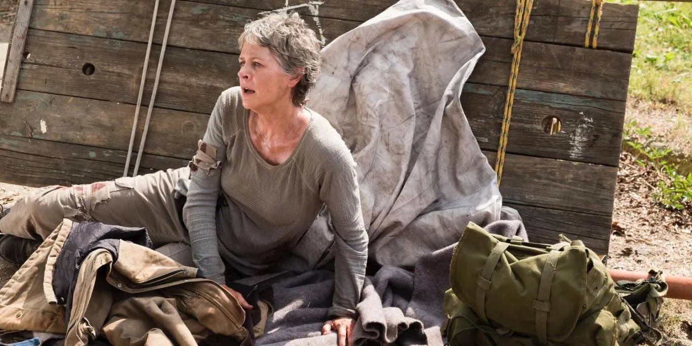 Carol harus dinaikkan ke atas kereta kuda dan diselamatkan oleh survivor The Kingdom/©AMC