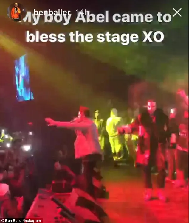 Ben Baller mem-posting momen ketika The Weeknd tampil dan berada di backstage bersama Bella Hadid dan Kendall Jenner © Dailymail/Instagram.com