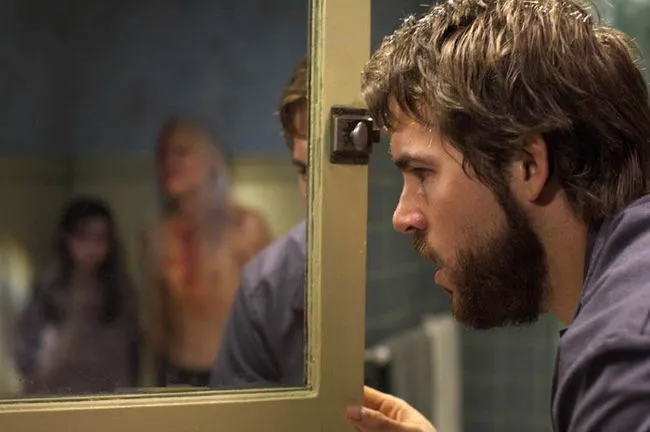 Ryan Reynolds dalam THE AMITYVILLE HORROR (2005) | ©Dimension Films