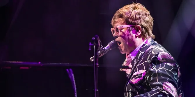 (credit: instagram.com/eltonjohn)