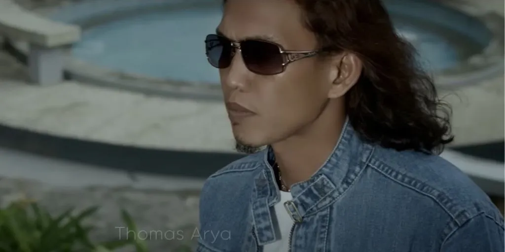 Thomas Arya - Ajari Aku Membencimu