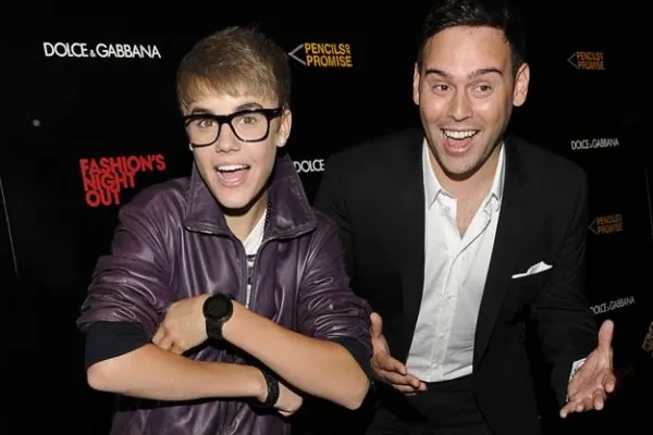 Justin Bieber dan Scooter Braun. ©PressParty