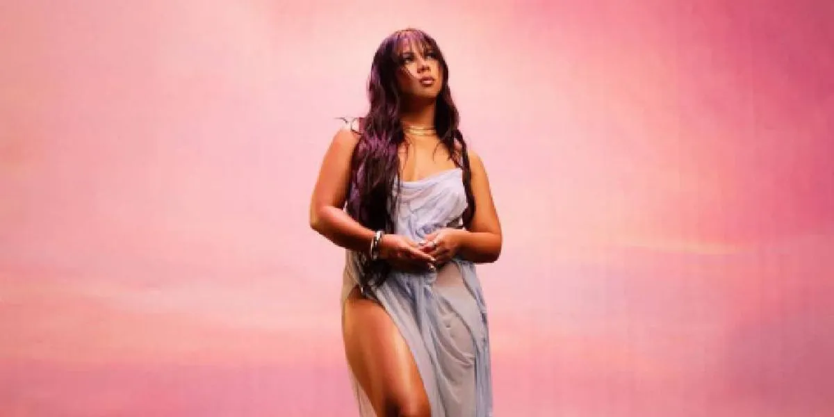 Thuy - GIRLS LIKE ME DON'T CRY