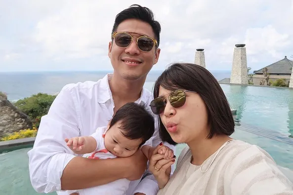 Seru! Tian dan Junior ajak Baby Iori liburan ke Bali. /©instagram.com/putrititian