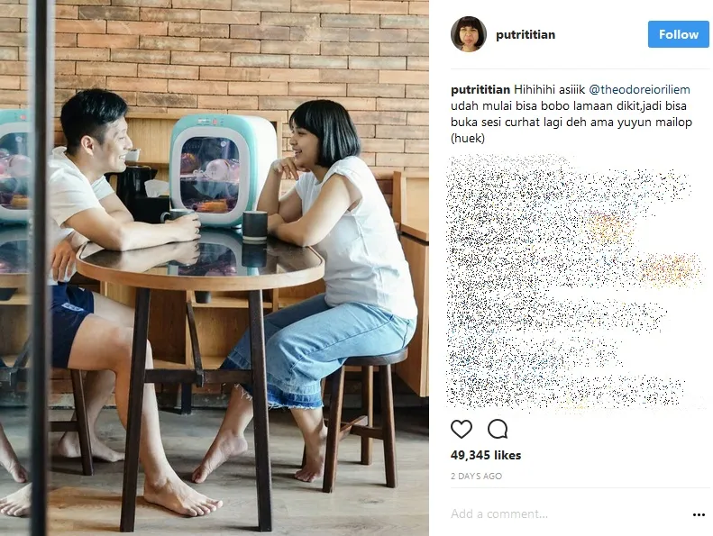 Quality time berdua, Tian dan Junior ngobrol sambil duduk santai. /©instagram.com/putrititian