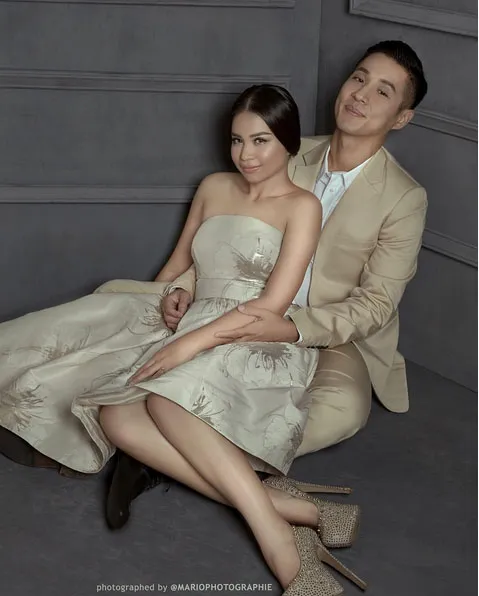Putri Titian dan Junior Liem terlihat mesra di foto prewed mereka © Instagram.com/mariophotographie