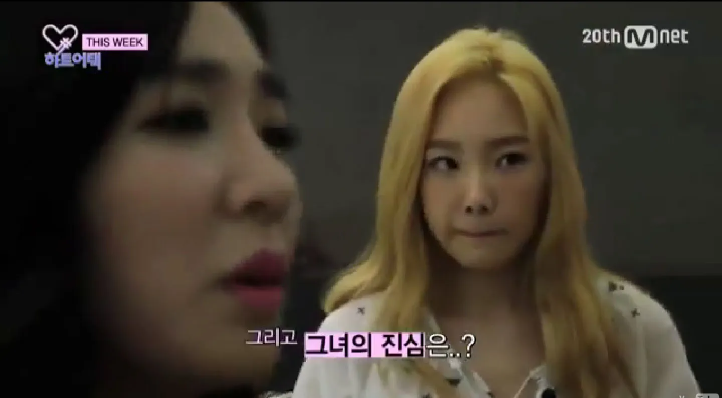 Tiffany dan Taeyeon Girls Generation saat sedang memilih style untuk musim panas dalam Heart A Tag. ©Youtube/Mnet