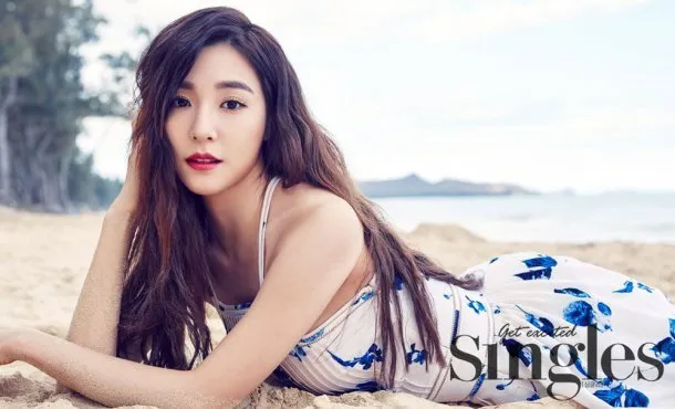 Pose pertama Tiffany © Singles