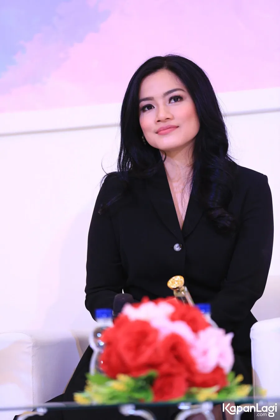 Parfum jadi salah satu barang wajib Titi Kamal © KapanLagi.com®/Agus Apriyanto
