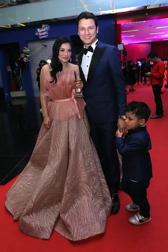 Titi Kamal, Christian Sugiono, dan Juna © Bintang.com/Deki Prayoga