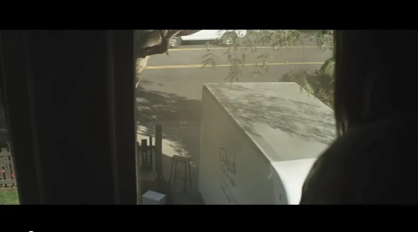 Video klip Tiptoe Through the Tulips © TotallySketch/youtube