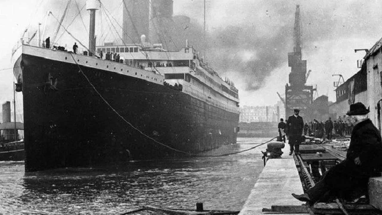 Jurnalis investigasi Inggris, William Thomas Stead, menulis cerita fiktif tentang tenggelamnya kapal penumpang raksasa, 26 tahun sebelum Titanic memulai pelayarannya. (Credit: The Vintage via liputan6.com)