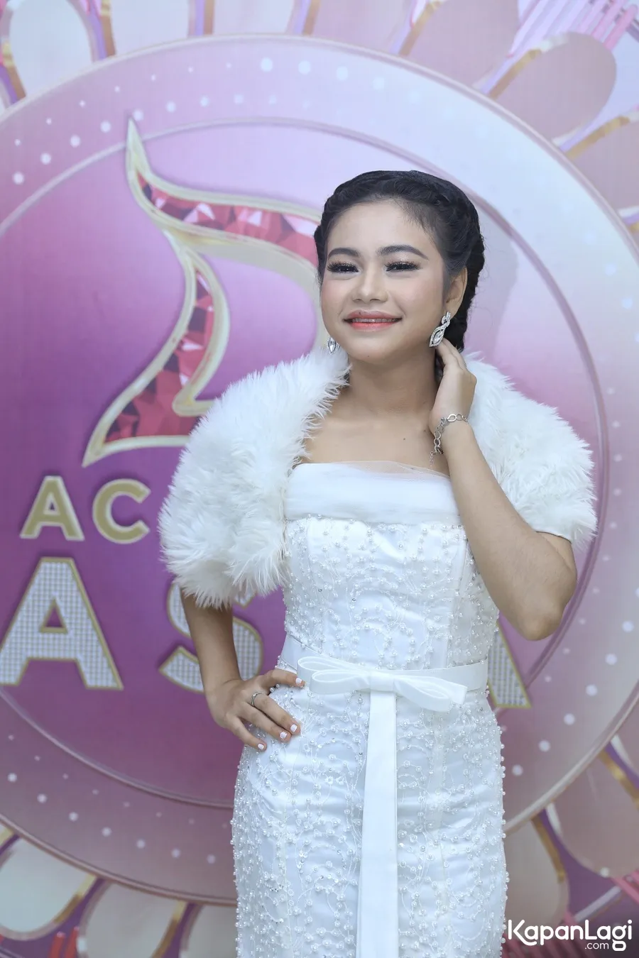 Rara Menangis karena...