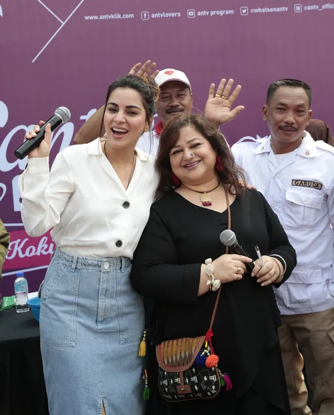 Shradda Arya & Supriya Shukla, pemain 'TAKDIR LONCENG CINTA' © KapanLagi.com/Muhammad Akrom Sukarya