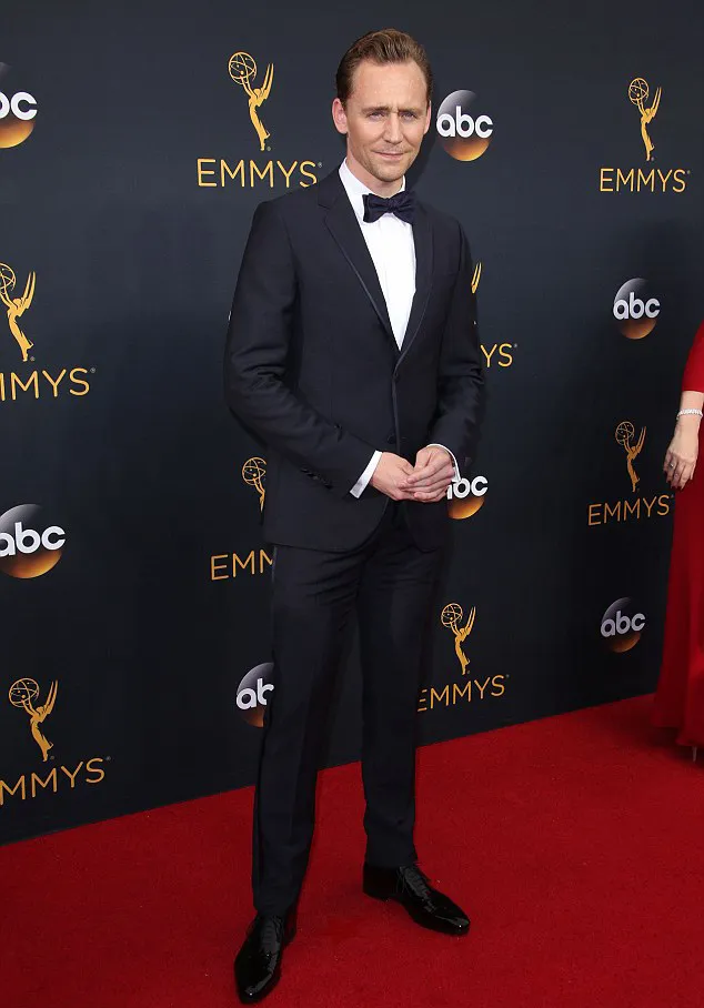 Tom hadiri Emmys tanpa Taylor © Shutterstock/dailymail.co.uk