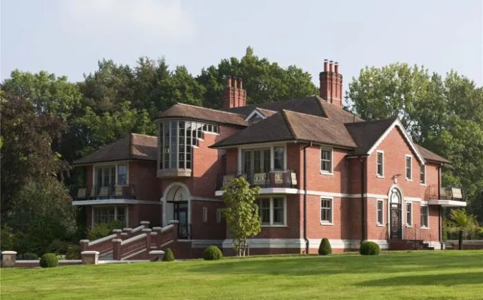 Mansion Tom Cruise dijual © Dailymail.com