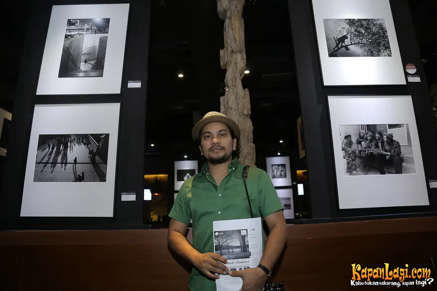Tompi pernah mengajak Glenn Fredly dan Sandhy Sondoro untuk ikut senang fotografi © KapanLagi.com®/Agus Apriyanto