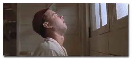 Tom Hanks dalam A LEAGUE OF THEIR OWN. Foto: www.cracked.com