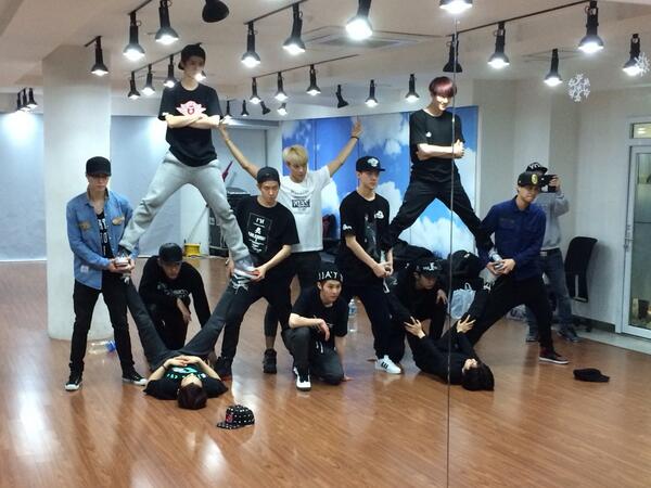Bocoran koreografi dance EXO? via Soompi/Twitter Tony Testa