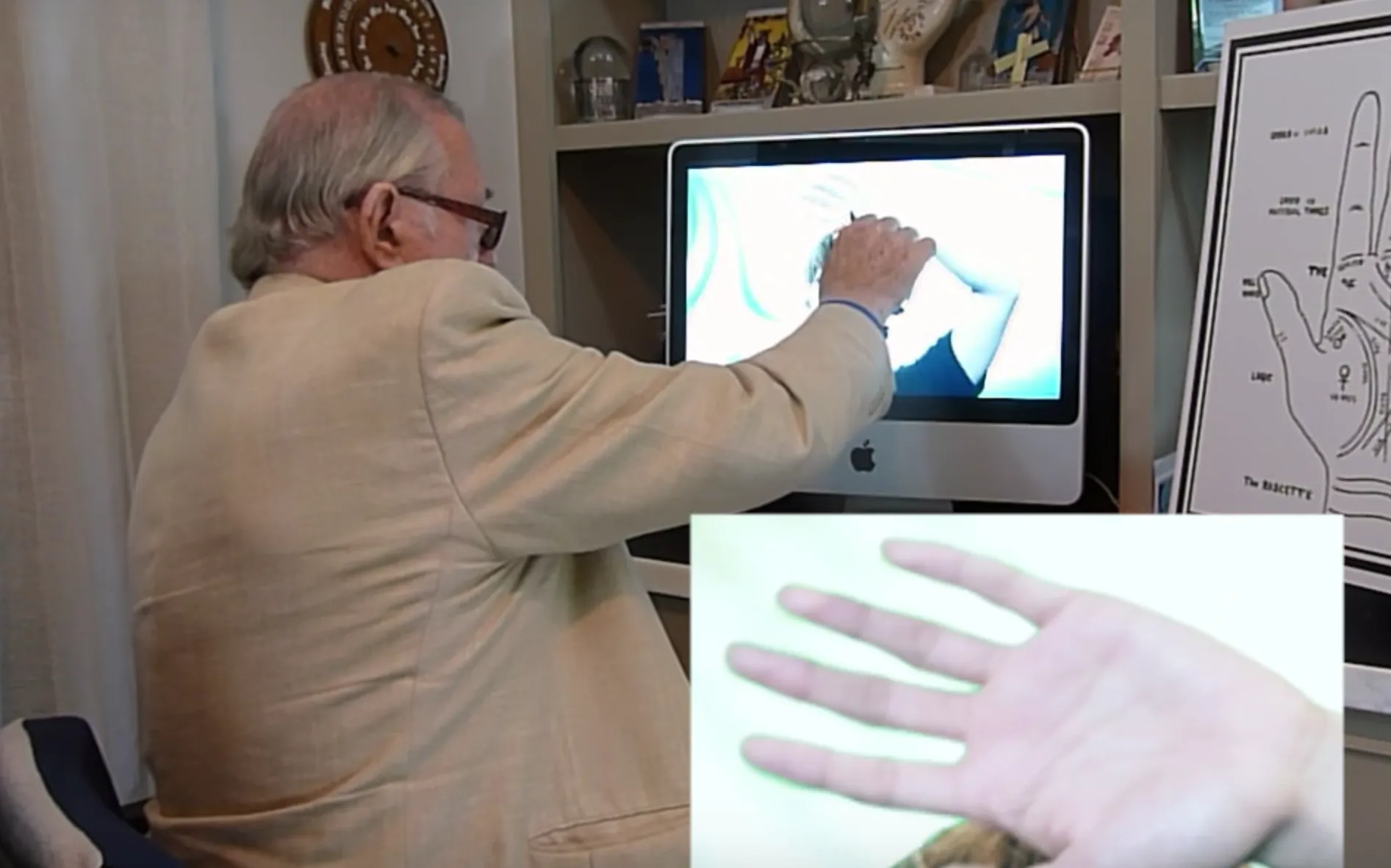 Tony Leggett membaca tangan Baekhyun © KStarLive.com