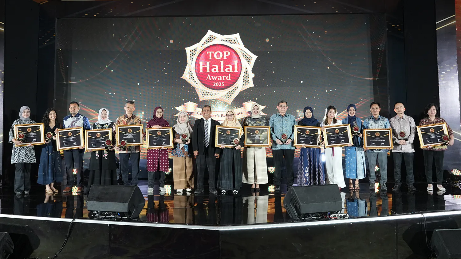 Peraih penghargaan TOP Halal Award 2025 oleh Indonesia Halal Training & Education Center (IHATEC) Marketing Research.