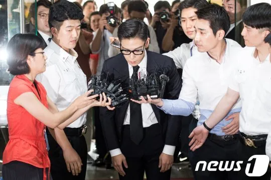 T.O.P menemui media © News1