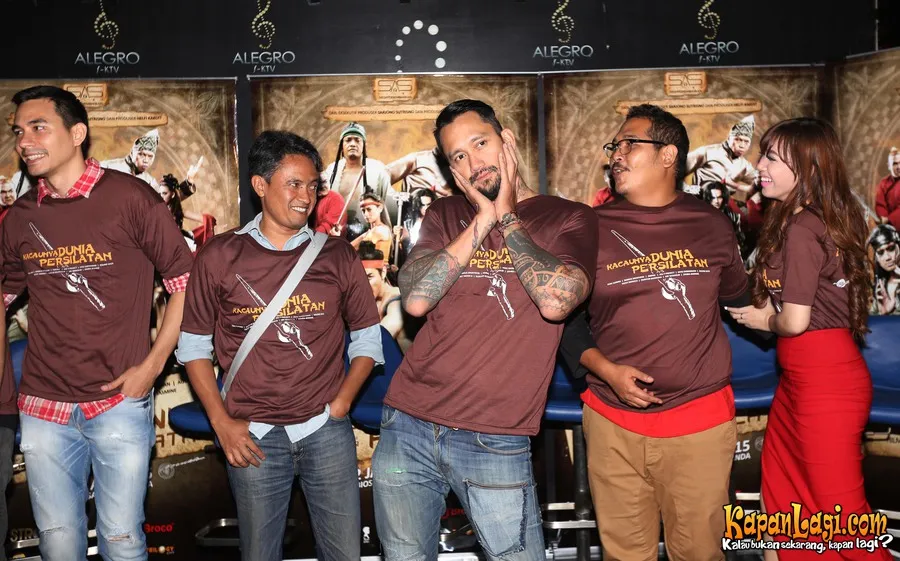Para pemain film 'KACAUNYA DUNIA PERSILATAN' ©Budy Santoso