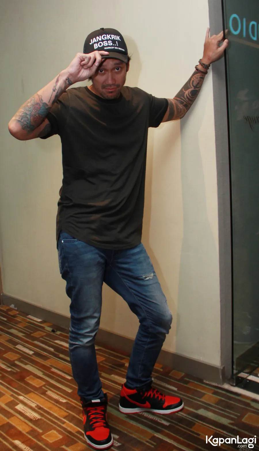 Tora Sudiro mengaku sempat dikritik saat harus berperan sebagai Indro. ©KapanLagi.com/Muhammad Akrom Sukarya