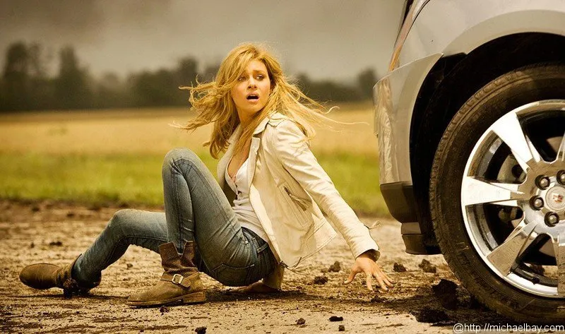Nicola Peltz sebagai Tessa | Credit ©michaelbay.com