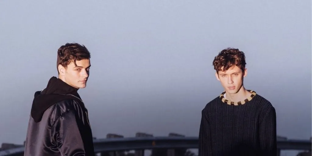 Martin Garrix & Troye Sivan - There For You (Terjemahan)