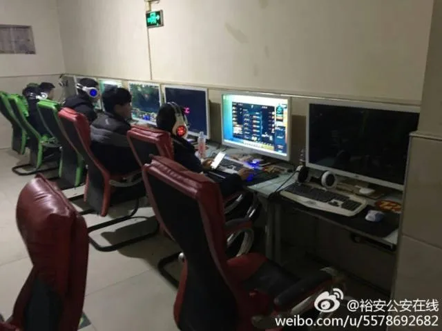 Sempat tersadar sebentar, pemuda ini malah minta tolong agar game-nya dilanjutkan © shanghaiist