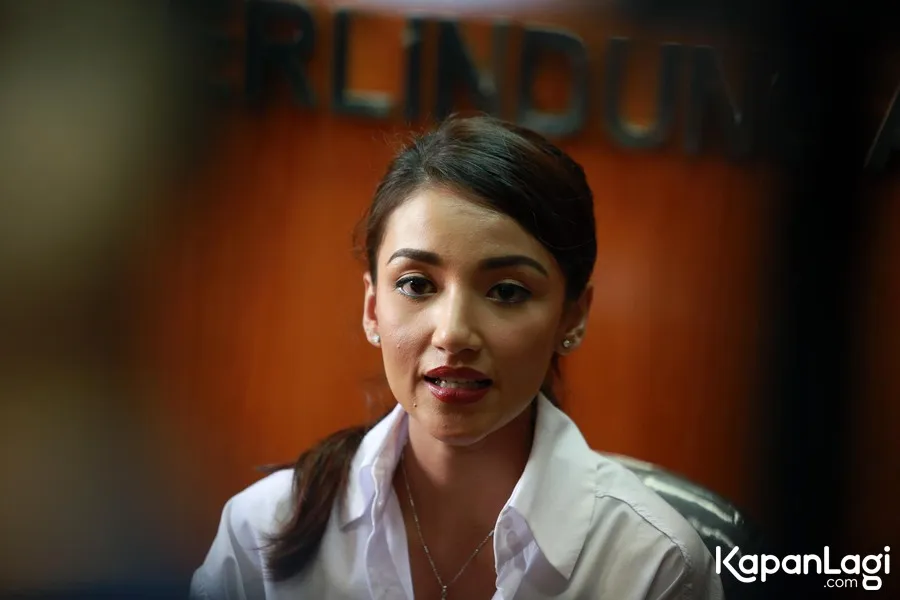 Tsania sempat datangi sekolah anaknya © KapanLagi.com®/Muhammad Akrom Sukarya