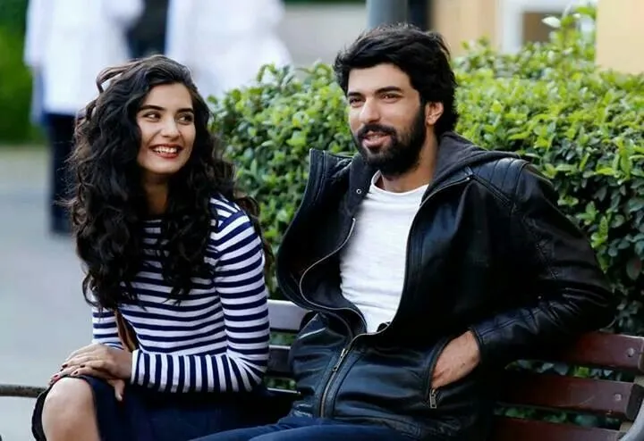 Dua pemeran utama di 'Cinta Elif'. ©dmedya.com