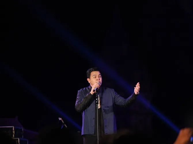 Tulus berharap, musikus muda lainnya bisa meneruskan jejak legendaris mendiang Yon Koeswoyo. © KapanLagi.com/Mathias Purwanto