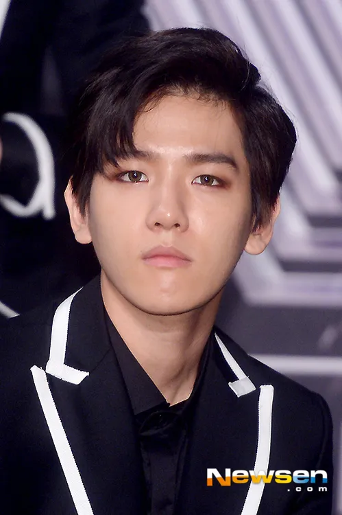 Baekhyun dikritik karena kesulitan mengeja kata simple You dalam bahasa Inggris. Cr: Koreaboo
