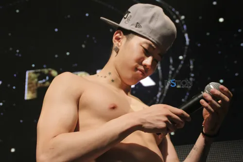 Jay Park di club malam. ©koreaboo