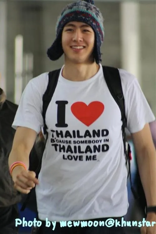 1. Nichkhun bangga jadi orang Thailand yang jadi artis K-Pop. ©Koreaboo