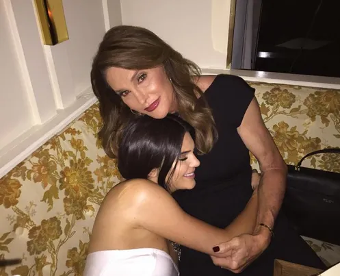 Caitlyn Jenner & Kendall Jenner mesra © Instagram/caitlynjenner